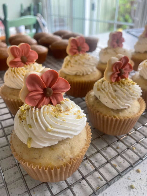 Pop-up with Laurel Bakes Cookies & Cakes.